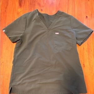 Figs Catarina One-Pocket Scrub Top in Moss